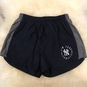 NWT VS PINK NEW YORK YANKEES SHORTS small